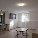 Balas House Θεολόγος